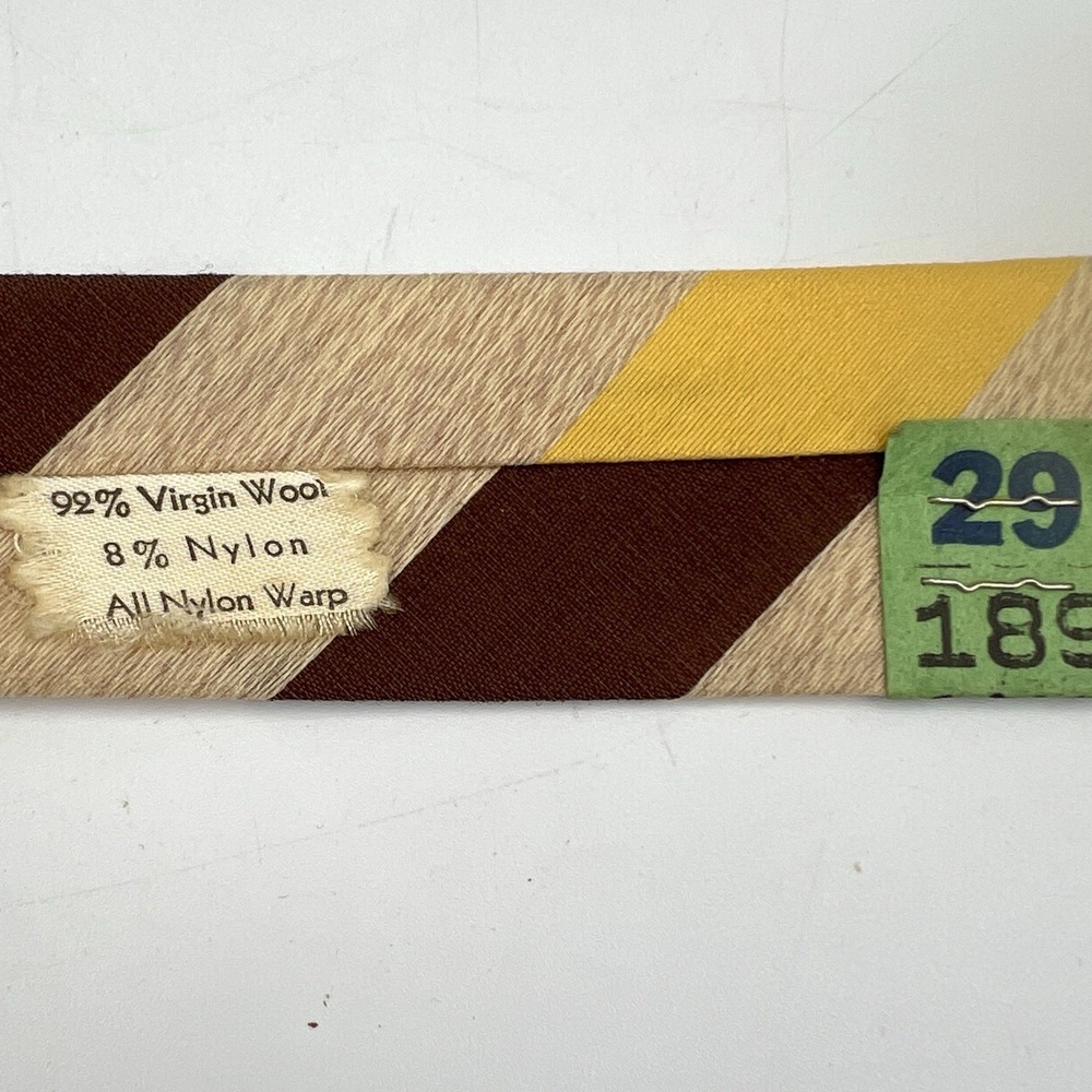 Lot‎ of 4 VIntage Ties from the 1970s - Picture 8 of 9